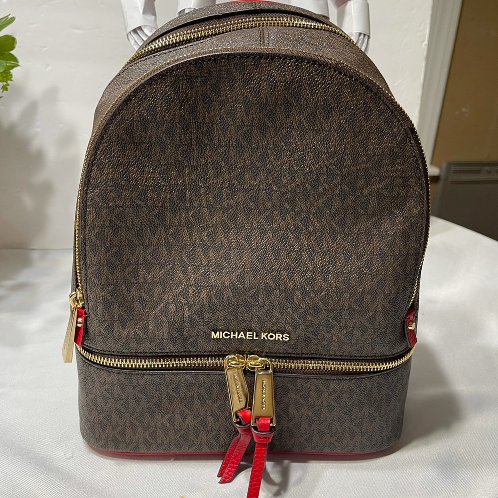 Michael Kors Rhea Zip backpack - Picture 2 of 10